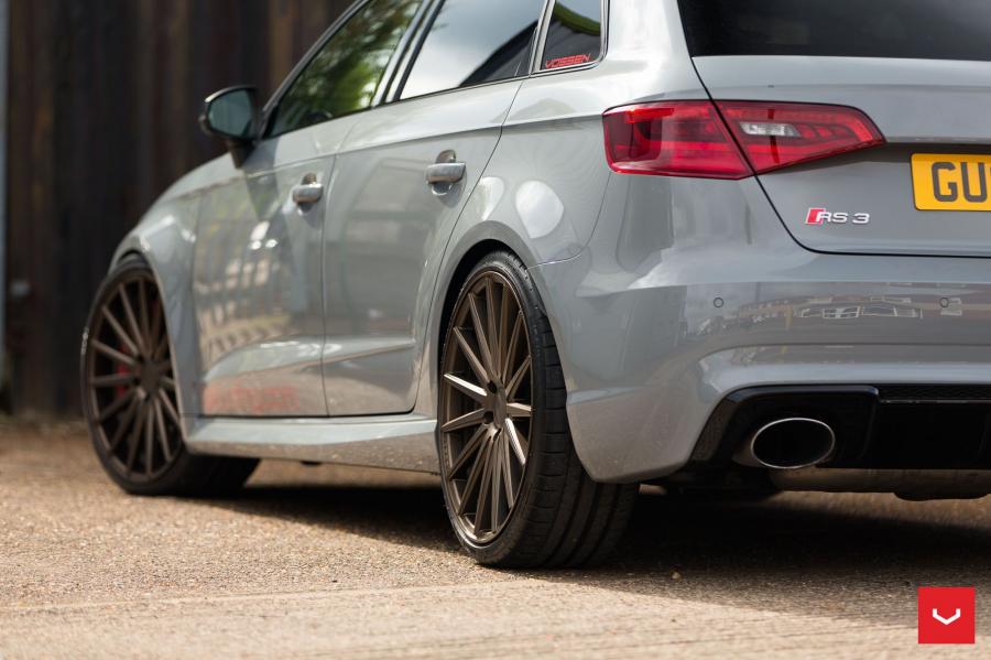 Логотип Audi RS3 Sportback on Vossen Wheels (VFS2) 2016 года  (фото 42 из 47)